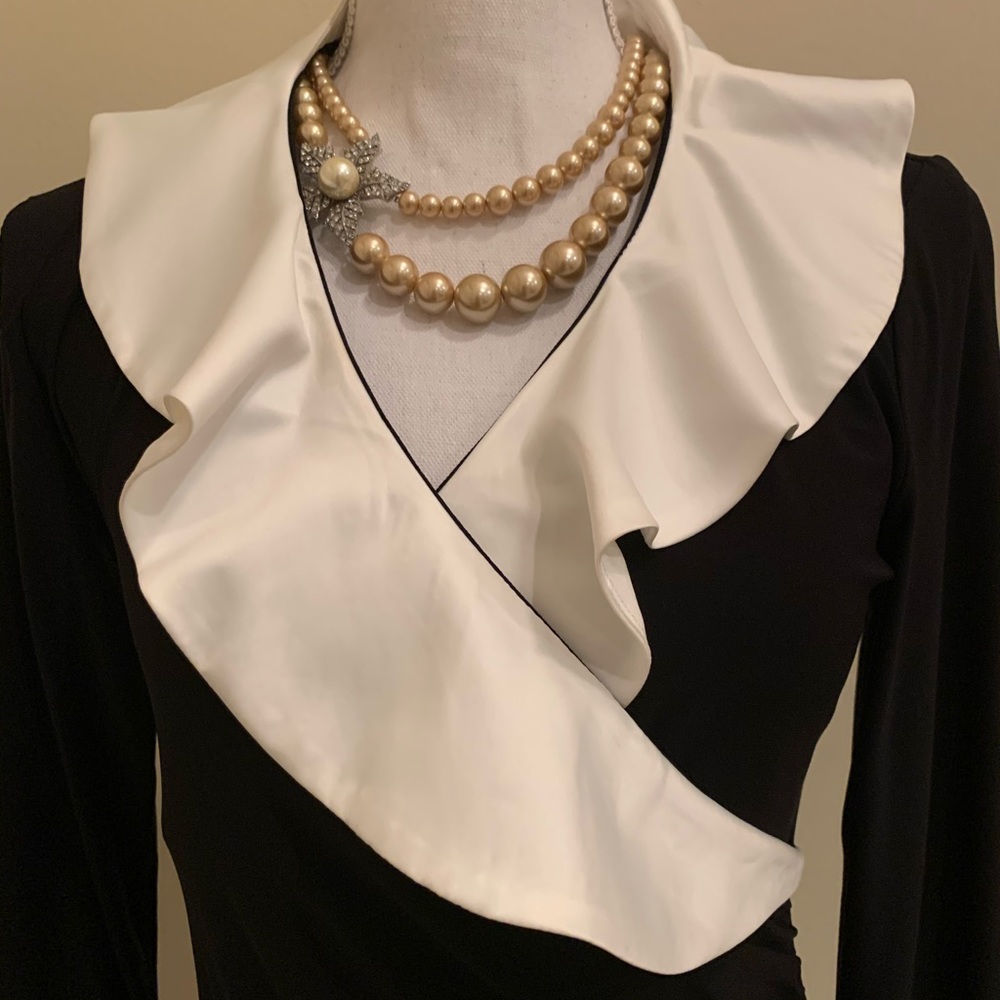 WHBM Black with White Ruffles Top XS NWT - Picture 2 of 7